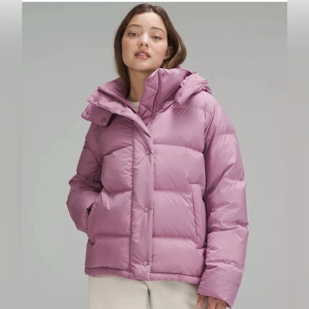 Lululemon Wunder Puff Jacket in the color Velvet Dust in Size 4